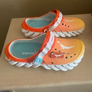 WNBA Orange crocs women’s 9